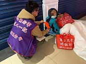 疫情衝擊大　竹市火車站前、鬧區街友人數增加
