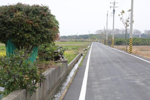 台南市長黃偉哲視察地點位於後壁農地重劃區東西24路、25路及26路。圖／台南市政府提供