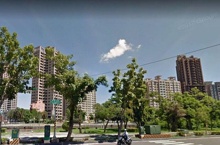 高雄三民區常居高雄房市交易量第一、第二名,熱度很高,且近年有新興重劃區規劃及推案下、又有舊市區的中古屋,選擇性多,房價從1字頭到近4字頭都有,1坪價差達20萬也不誇張。圖/google map