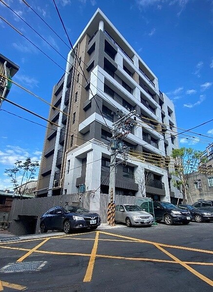 北投首件危老建案,在歷經兩年施工後,順利於本月取得使用執照,重建後為地上七層、地下二層集合住宅建物。圖/北市建管處提供