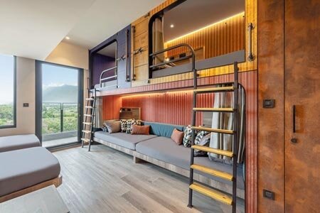 「閨密花時間六人房」設有私人超大露臺可供旅人使用,為家庭、好友必住的派對房型。圖∕煙波國際觀光集團