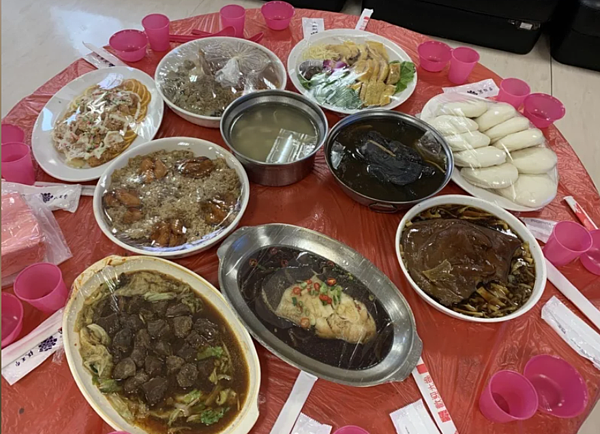 春節期間菜色豐盛,若餐餐大魚大肉,容易造成腸胃負擔。圖/花蓮門諾醫院提供