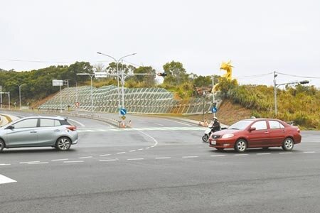 苗栗市聯大路改善工程完工,目前開放臨時通行。(謝明俊攝)