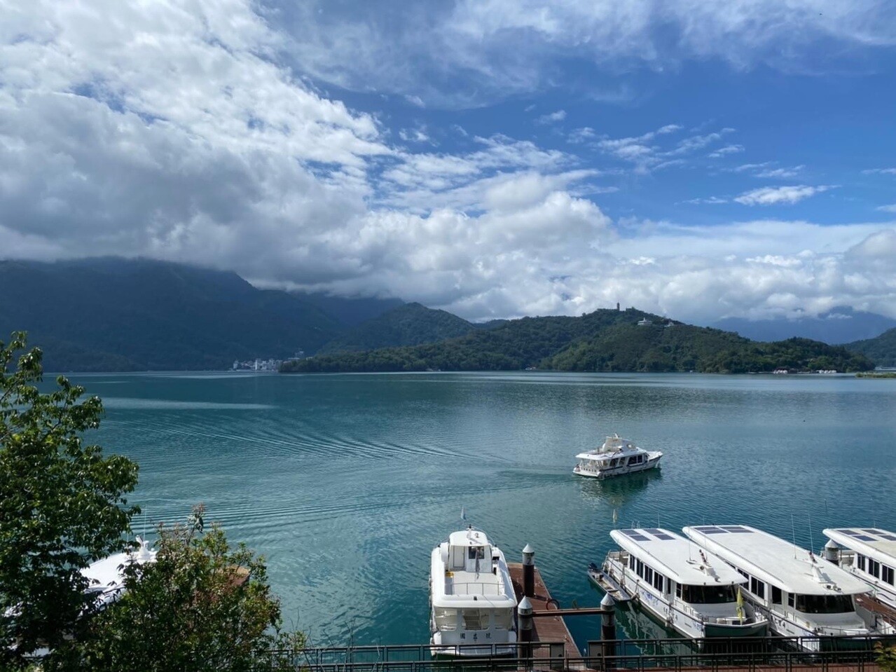 天氣濕冷加上疫情，南投日月潭風景區遊客減少，只有往年春節期間6成。記者黑中亮／攝影 