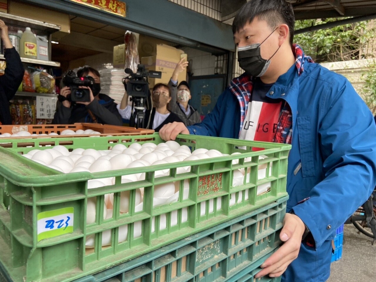 北部地區缺蛋嚴重，農委會即日起補助雞蛋每台斤3元；蛋中雞每隻25元。記者彭宣雅／攝影 