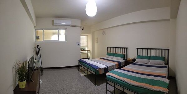 嘉市府2021年裁罰45件非法旅宿。圖中的未合法民宿位於光彩街。記者林伯驊/翻攝