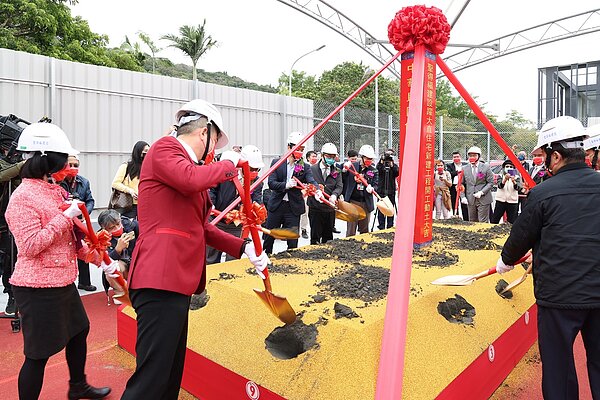 聖得福建設大直街都更案《躍大直》2月7日(大年初七)吉時舉行「開工動土大典」。全案規劃地上22層、地下4層,鋼骨SRC+雙制震大樓,規劃坪數26-53坪兩、三房產品,平均開價130~150萬元