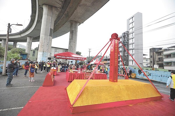 基隆市中山區西岸聯外高架橋下將展開環境改善工程,提供居民良好休閒空間。(基隆市政府提供/陳彩玲基隆傳真)