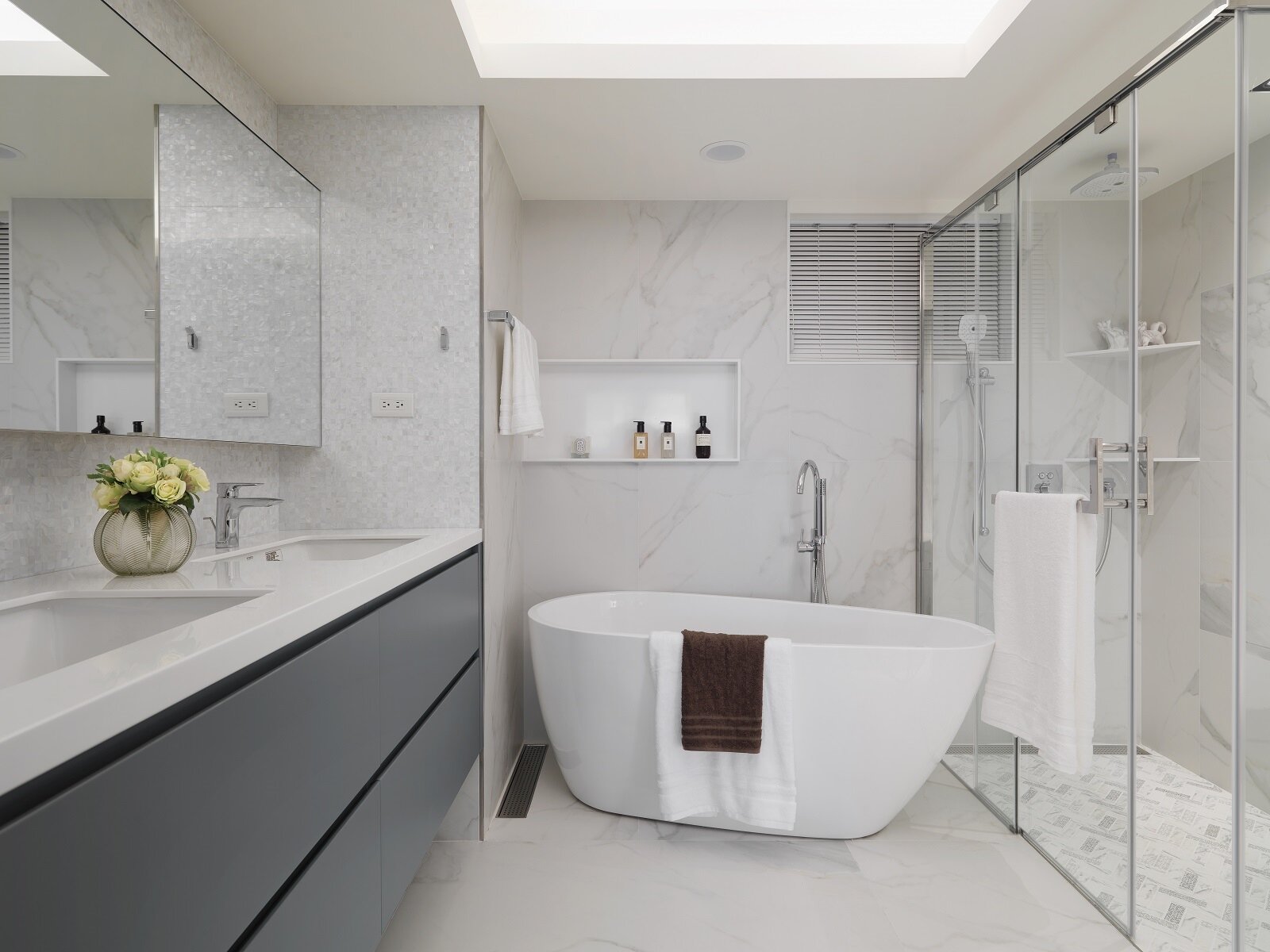 獨立式浴缸。圖/盧淑媛提供