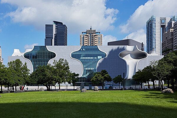 今年1月台中市PM2.5平均濃度每立方公尺16.3微克，低於全國平均18.4微克，也創下台中市歷年同月新低紀錄。圖為台中國家歌劇院。圖／台中國家歌劇院提供