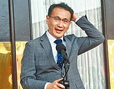 「漲工資不影響物價」 許銘春遭自家人打臉