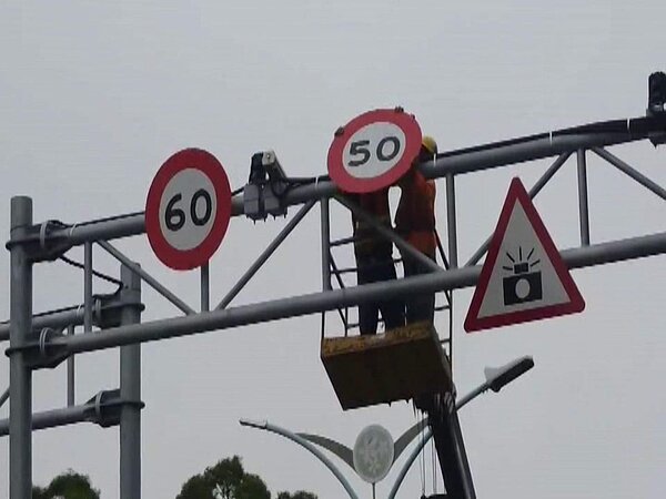 苗栗縣道140線及台13甲線原本日夜速限不同,最近恢復一致60公里,試辦3個月。記者范榮達/攝影