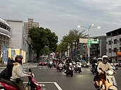 高捷黃線2站出入口設置　惹議