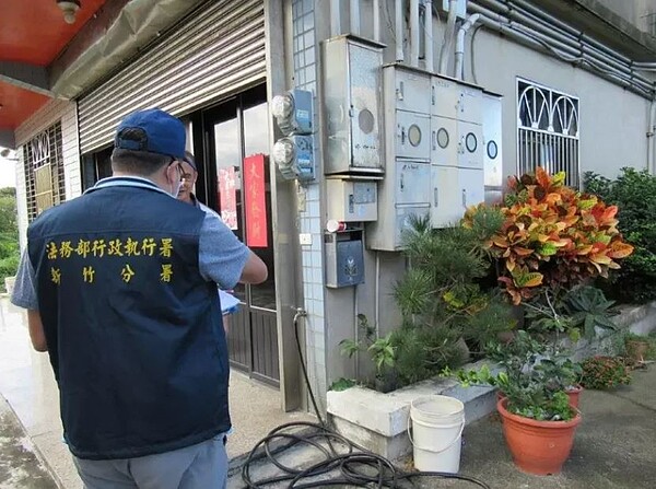 新竹分署指出,吳男名下不動產為鄰近苗栗市區的三樓半透天樓房,供一家老小共同居住,因懼怕該屋遭查封,吳男才火速繳款。圖/新竹分署提供