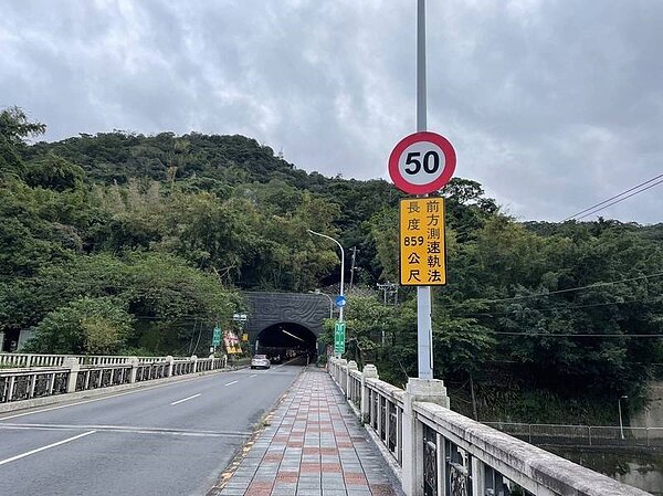 北市警察局交通警察大隊宣布,自強、辛亥隧道2處區間測速,將於2月21日恢復執法。圖/交大提供