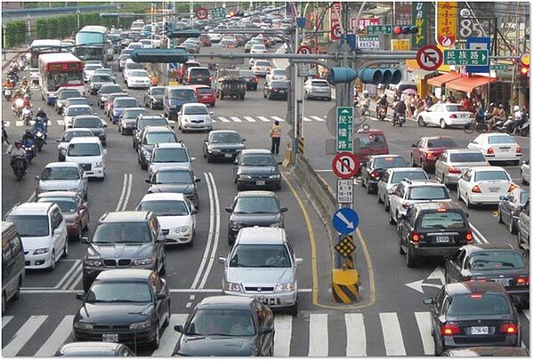 2月16日起至3月12日每天晚上10時至翌日上午6時,將進行台2線道路試挖作業。圖/新北市政府提供