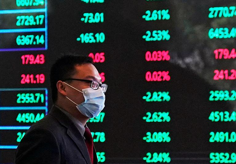 西方國家外交斡旋阻止俄羅斯和烏克蘭之間爆發戰爭似乎失利，美國警告俄羅斯恐在近日內攻打烏克蘭，亞洲股市昨天聞訊重挫。圖／聯合報資料照片