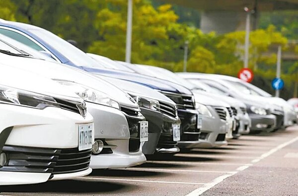 進口車荒延續,國產車廠趁機搶市。圖/聯合報