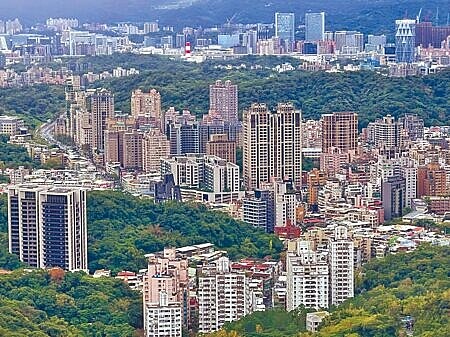 打炒房再出招,金管會昨日宣布加強緊縮房市金流措施,對民眾影響較大的,是第三戶以上房貸將變難。(王銘義攝)