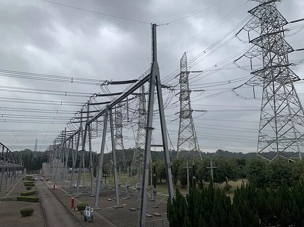 峨眉超高壓變電所是供應竹科用電的重要樞紐之一，台電表示就算此變電所毀損，也能由鄰近變電設施支援供電。圖／聯合報