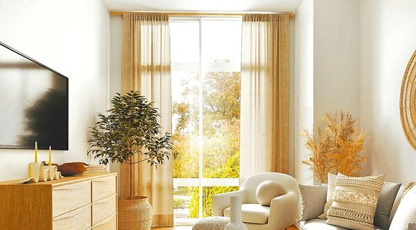居家最常見的窗簾類型折景簾（Pinch Pleat）。（21世紀不動產提供）