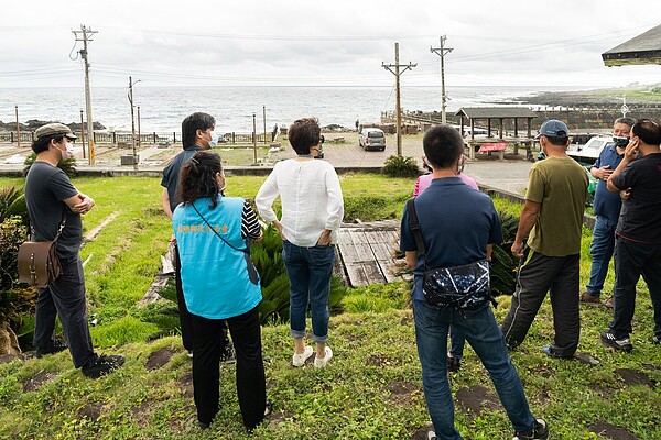 為提升蘭嶼醫療資源，縣府向衛福部爭取興建部東醫院蘭嶼分院，但礙於土地取得困難，歷經多次協調，鄉公所同意撥用原「紅頭手工藝品中心」國有原保地，距離成立分院邁前一大步。圖／台東縣政府提供