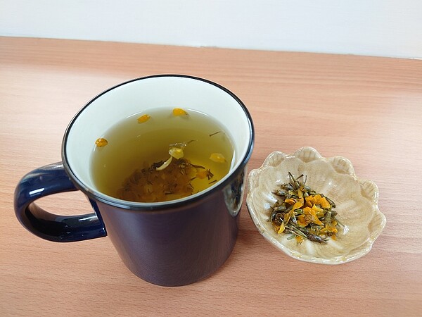 專家推薦在家種植兼具觀賞及實用性的香草,如芳香萬壽菊獨特香氣也適合冷泡茶使用。圖/景觀處提供