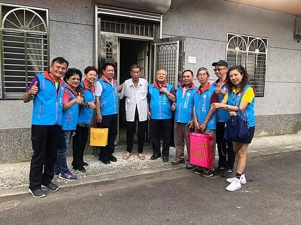 鄰里有緣，關懷滿人間。圖／易小滿攝
