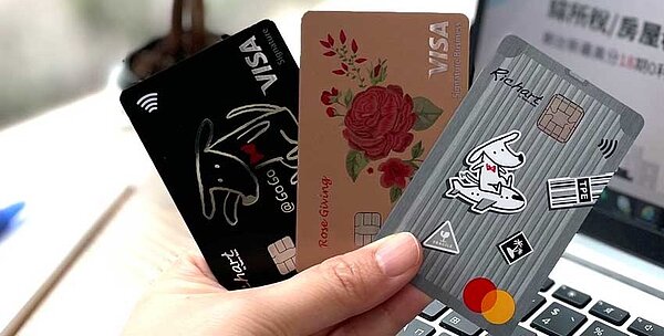 父親節各銀行陸續推出刷卡優惠活動,隨著疫情趨緩加上民眾外出意願大增,今年旅遊與餐廳消費上的優惠也較去年多。圖/業者提供