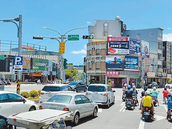 宜蘭市舊城南路、神農路與中山路口15日啟用科技執法,警方提醒民眾守法,別跟荷包過不去。圖/宜蘭縣警察局提供