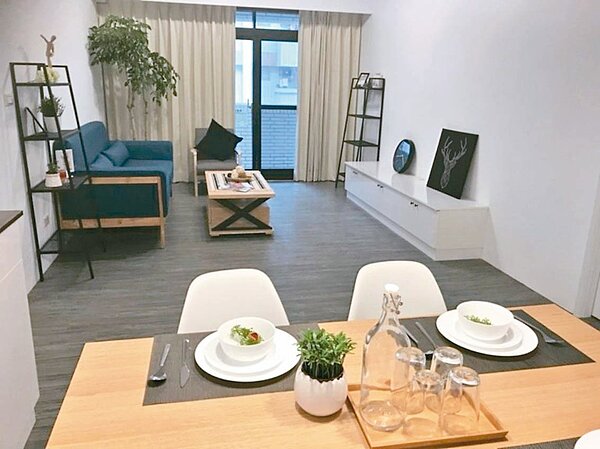 高市都發局釋出鳳山建國新城社宅部分空間,讓有換居需求的長者及身障者承租。圖/高市都發局提供