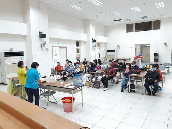 產發局邀請里長授課柚香清潔劑 圖片由里長高林玉嬌提供
