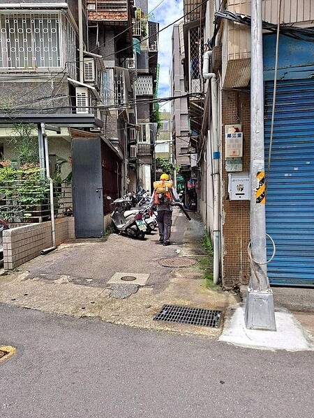 陳豊祥表示由於covid-19的影響，里區內會定時進行消毒。圖／擷取自陳豊祥臉書
