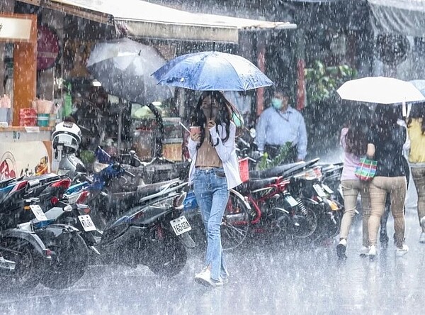 中央氣象局發布大雨特報。示意圖／聯合報