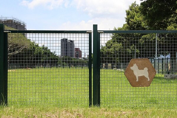 寵物公園占地廣大且安全。圖/陳瑞達攝