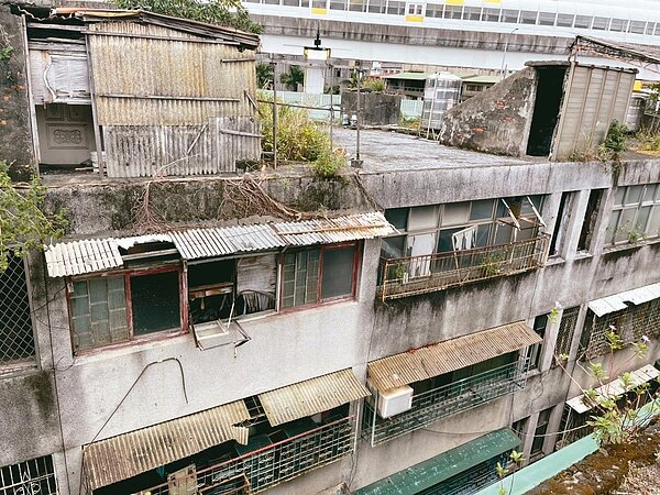 防災型都更1.0主要針對海砂屋,但門檻限制要100%所有權人同意,就算僅1戶不同意,也無法申請都更。圖/新北市都更處提供