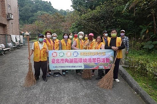 瑞光里的環保志工除了定期的清潔日外,對於里區內的病媒蚊防治也十分注重。圖/取自台北市鄰里服務網