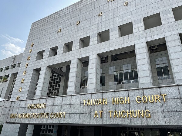 台中市謝姓男子在既成巷道擺放圍籬,遭罰1500元,台中高等行政法院駁回訴請,判罰確定。圖/聯合報資料照