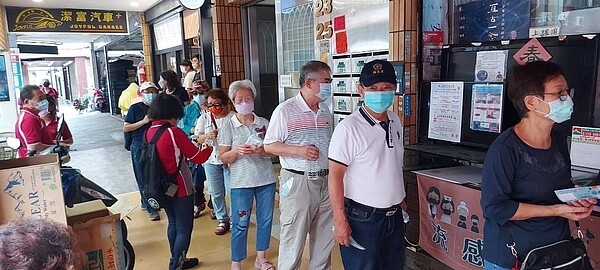 節慶活動里民踴躍參與。圖/截自吳崑山里長個人臉書