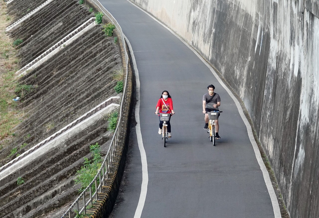 未來一周大多為上午天氣炎熱、午後雷陣雨的天氣型態。記者曾吉松／攝影 