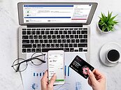 買機票不用掏信用卡！　航空公司提供行動支付服務