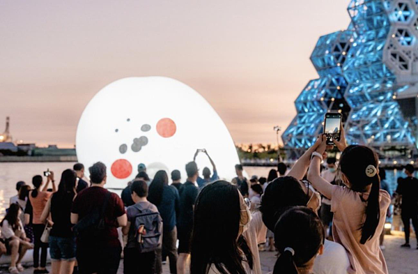 根據觀光局統計,截至15日為止,旅宿補助使用已突破五成,觀光局也立刻在悠遊國旅補助活動網站上亮起「黃燈」示警。圖為旅遊示意圖。圖/高市觀光局提供