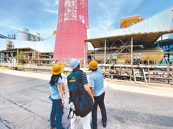 針對台電台中電廠等電力供應業,台中市環保局修訂「電力設施空氣汙染物排放標準」,將第四度加嚴管理。圖為台電機組。(台中市環保局提供/林欣儀台中傳真)