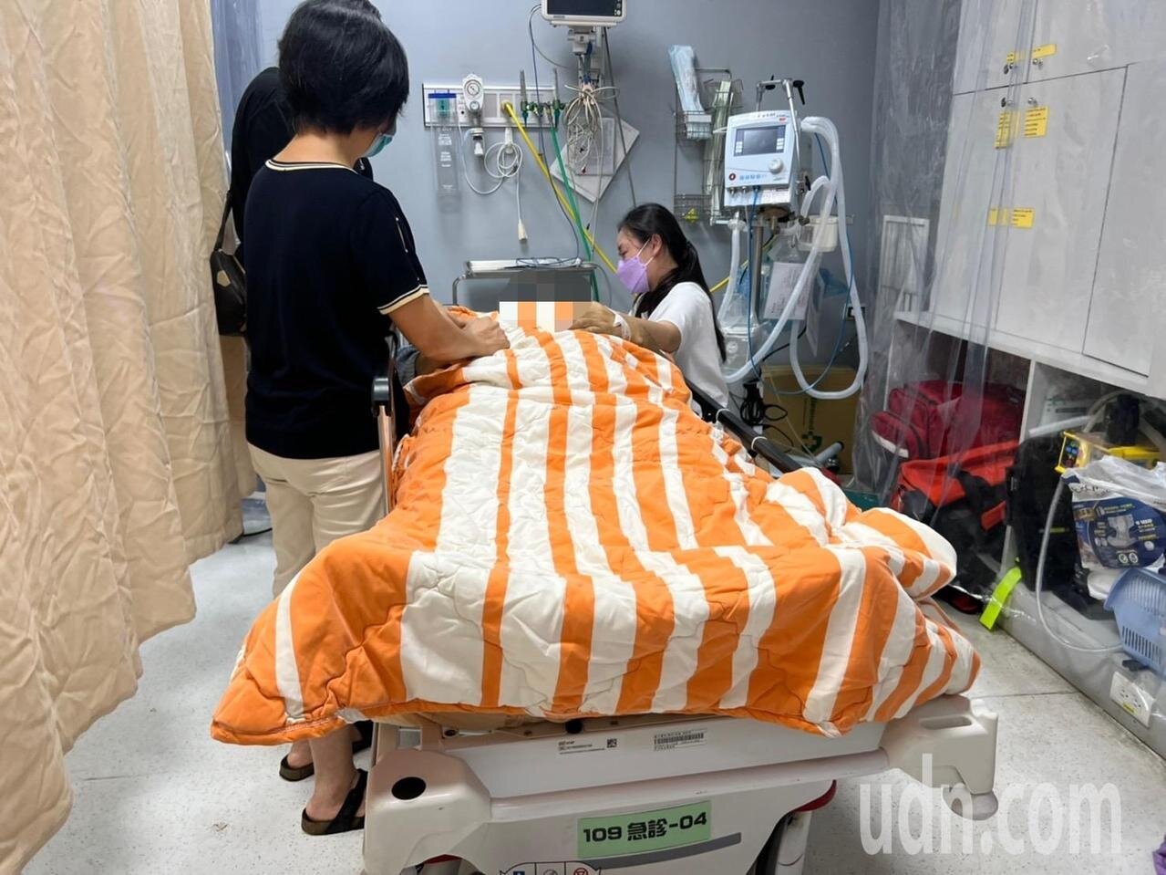 雲林縣政府今冷氣室外機施作,48歲外包工人意外墜樓,後腦著地失血過多、送醫不治。記者陳苡葳/攝影