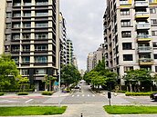 一表揭天龍國原地換新屋有多難　7區均價破百萬