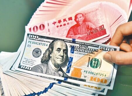 美升息步伐可望放緩,中信金首席經濟學家林建甫認為,台灣央行第3季、第4季仍有升息1到1碼半的可能,新台幣多空拉鋸下,價位區間在29到30元之間;台新金控首席經濟學家李鎮宇認為,台灣全年會升息2到2.5碼間。此為示意圖。(本報資料照片)