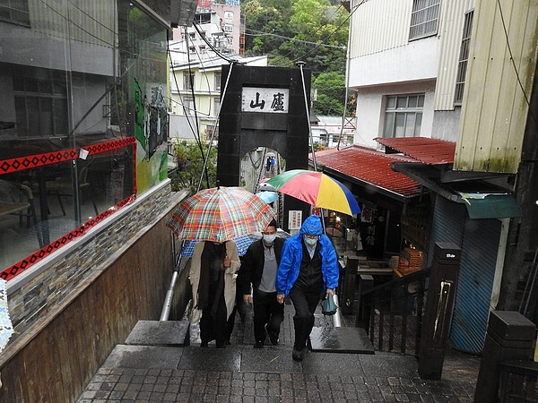 廬山溫泉遷建遭監察院糾正，居民則質疑中央只禁止，卻沒考量居民生計。圖／南投縣政府提供