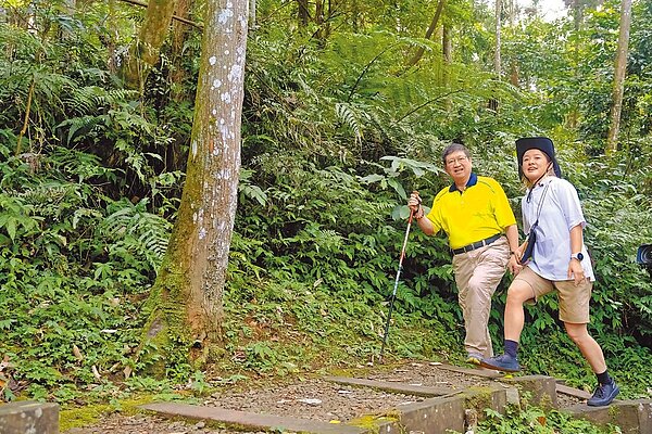 疫情趨緩喚起國旅熱,加上縣府推出森遊竹縣-皮皮獅同樂會,竹縣熱門景區熱度回漲。(新竹縣府提供/邱立雅竹縣傳真)