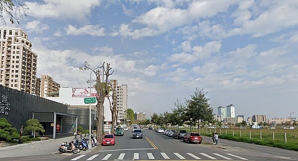 想買2500萬台中預售!夫妻「扛貸條件」曝光 網震驚:中古屋不好嗎? 今(2022)年前七月台中土地交易趨緩,三大屯區的交易熱門地段出現「市區化」現象,打炒房影響下,房市回歸理性面,地段機能成購屋關鍵點。圖/google map