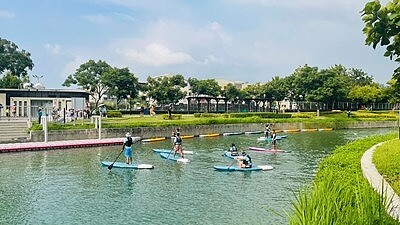 台中豐原葫蘆墩公園首度舉辦sup立槳展演與體驗。圖／台中市運動局提供